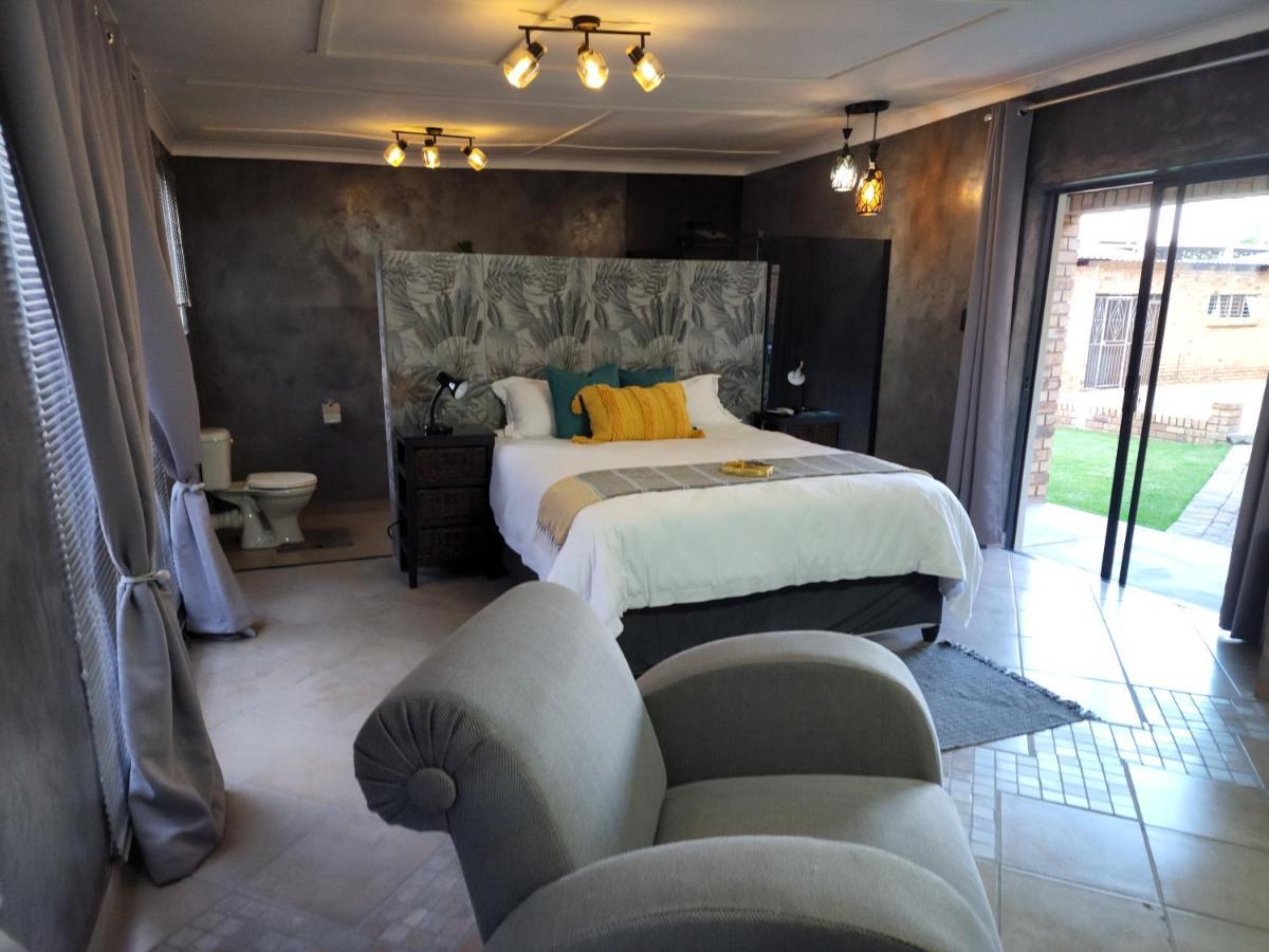 A Step Ahead Hotel Klerksdorp Eksteriør billede